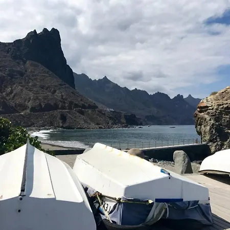 The Window: Panoramic Views Onto The Sea Lejlighed